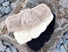 Load image into Gallery viewer, Equi-Soft Girth With Detachable Pad