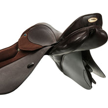 Load image into Gallery viewer, Laurus Junior Jump Saddle
